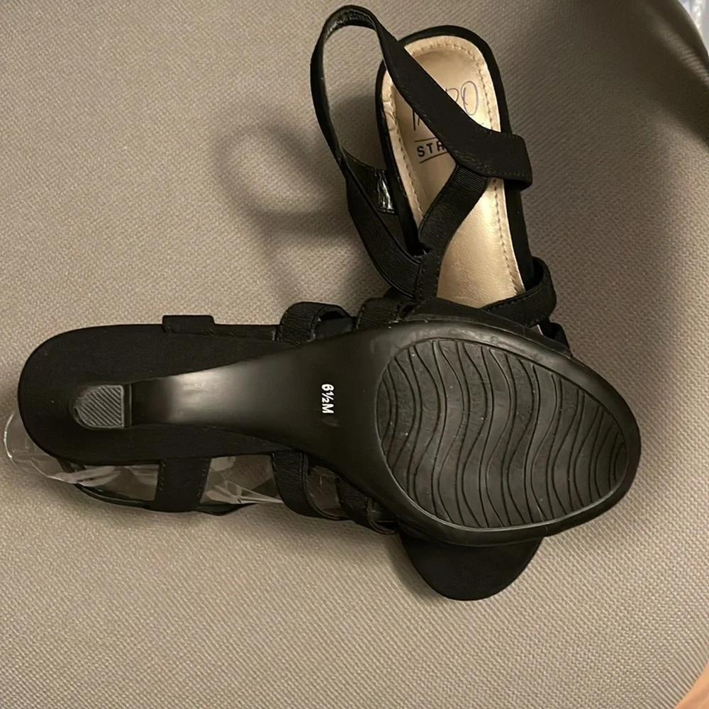 Estelle Impo Stretch Heel - Picture 2 of 4